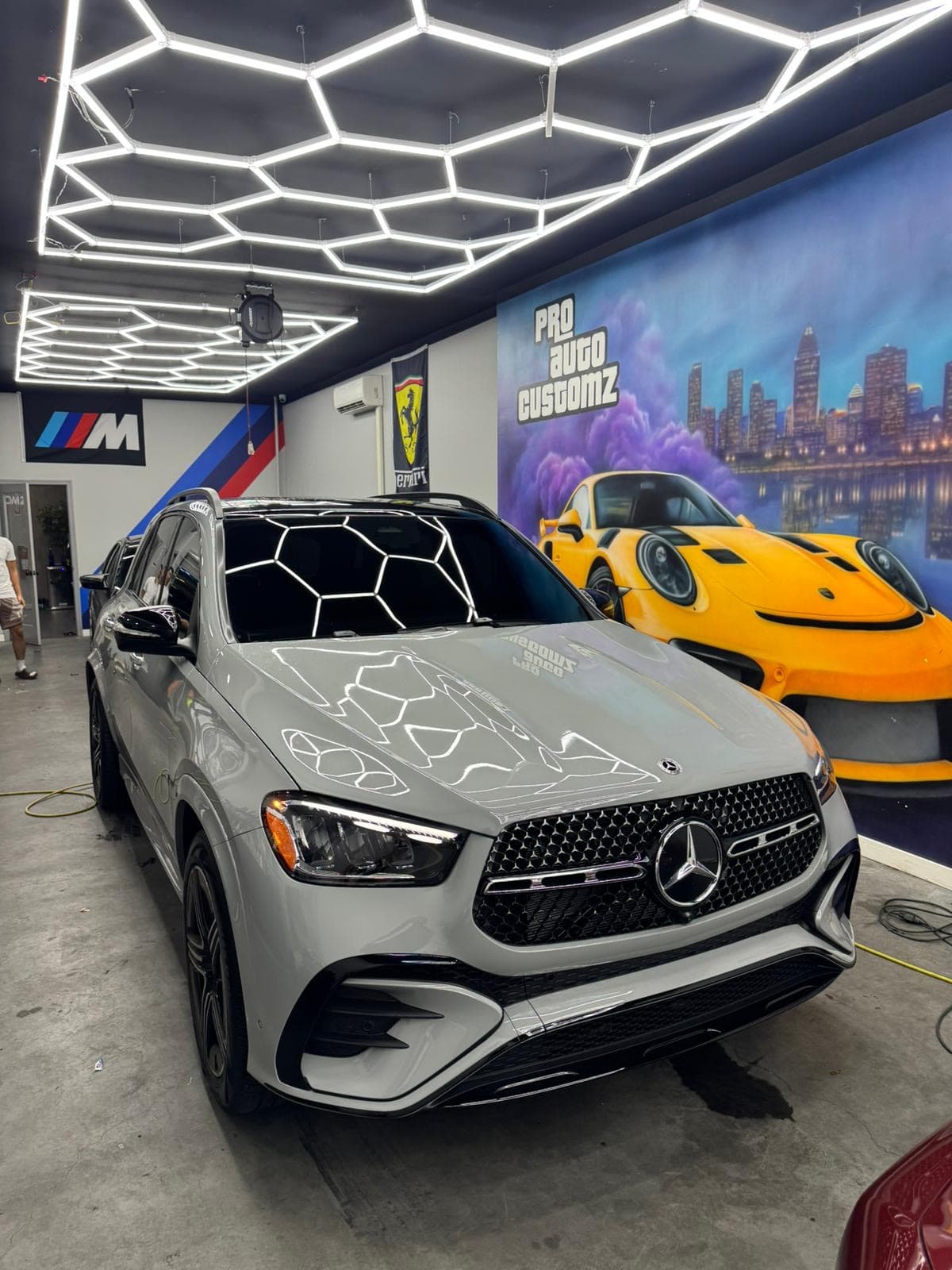 Mercedes-Benz GLE 350 4MATIC - View 1