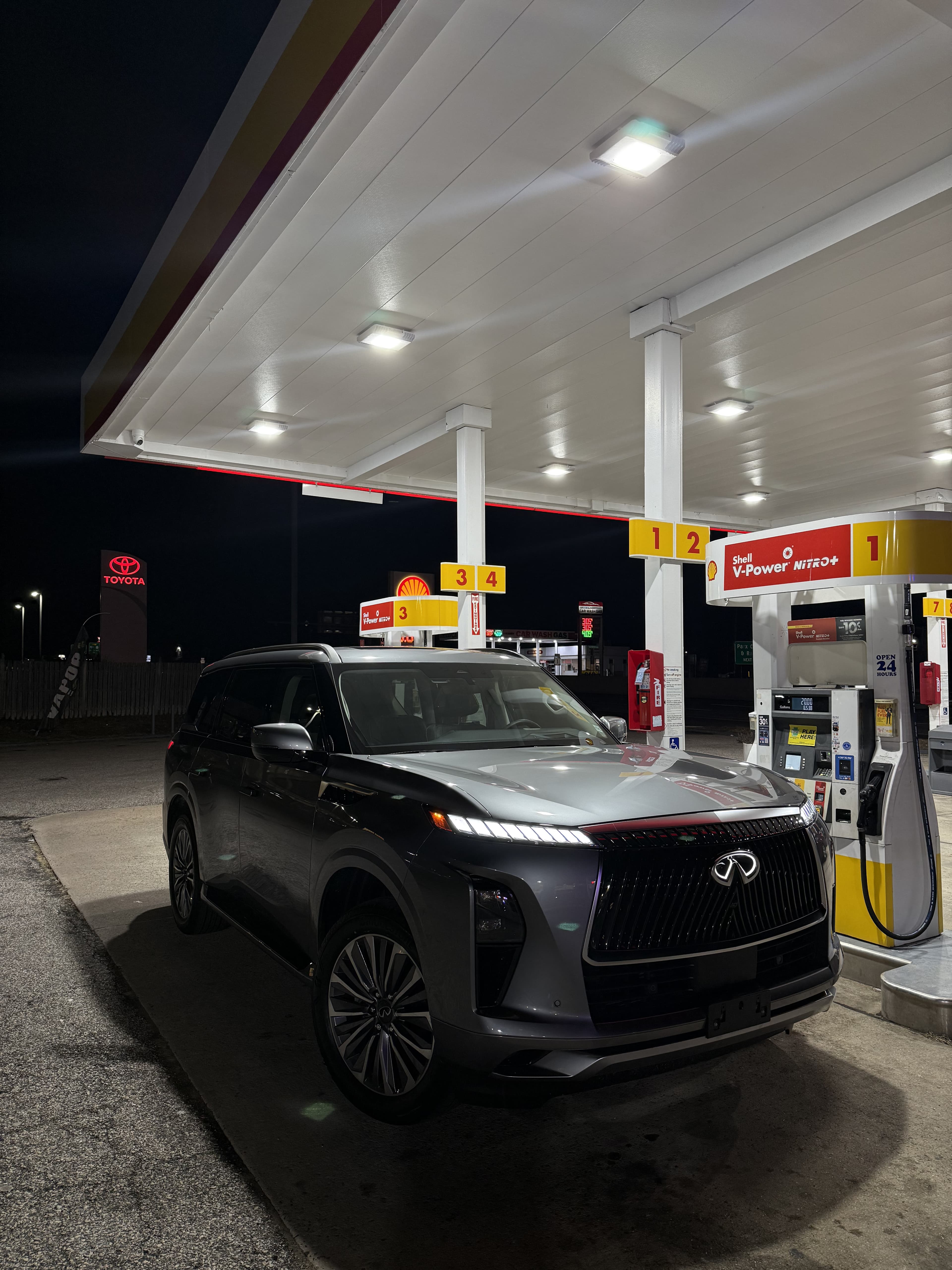 Infiniti QX80 - View 1
